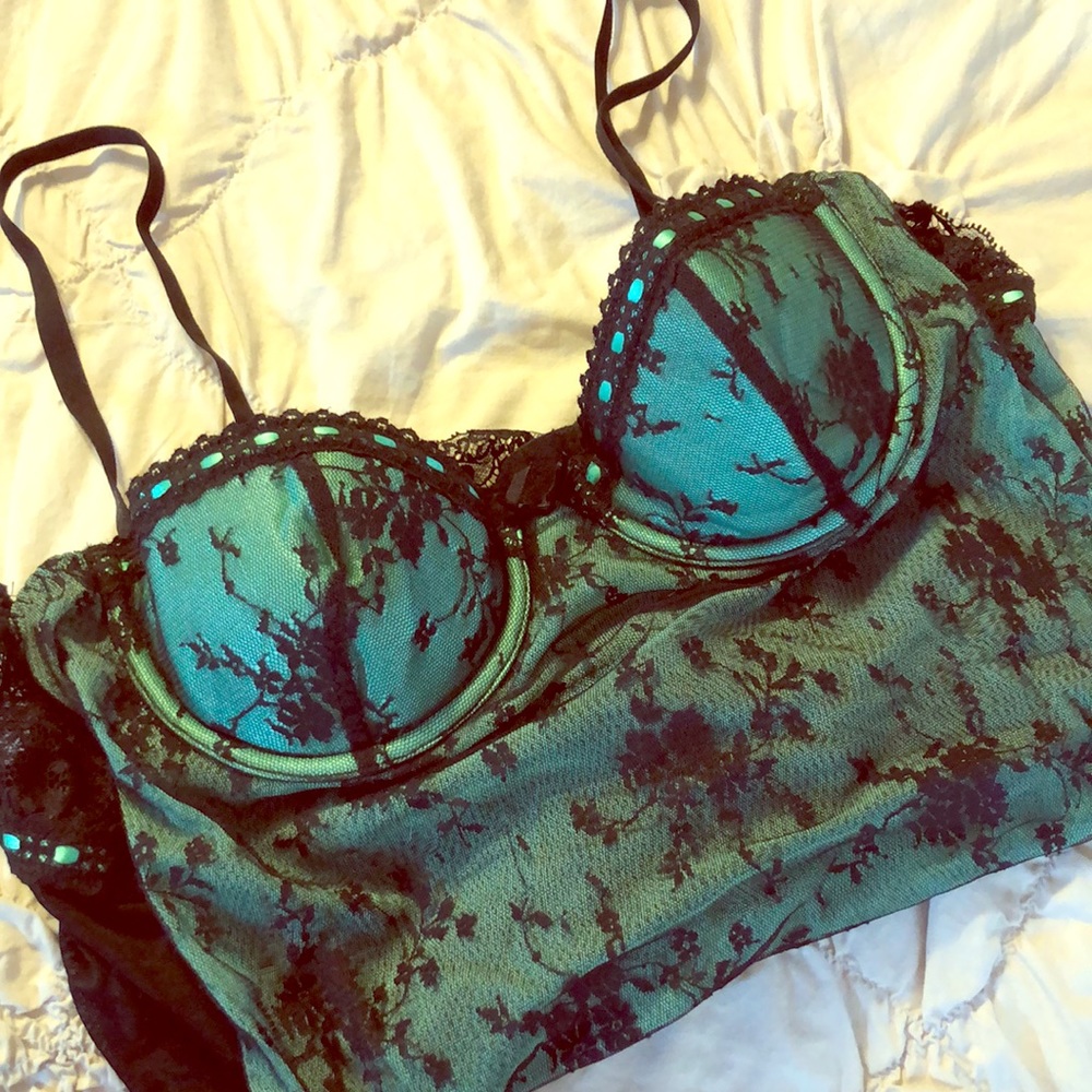 Frederick’s of Hollywood sexy lacy bustier 💋